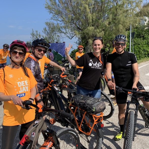 5527860E-BA36-4533-A41E-7E5E424F9A31_1_105_c