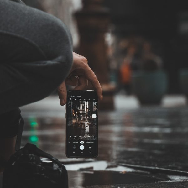 cellular-4602489_1920