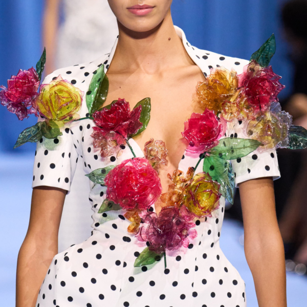 vestito-fiori- plastica